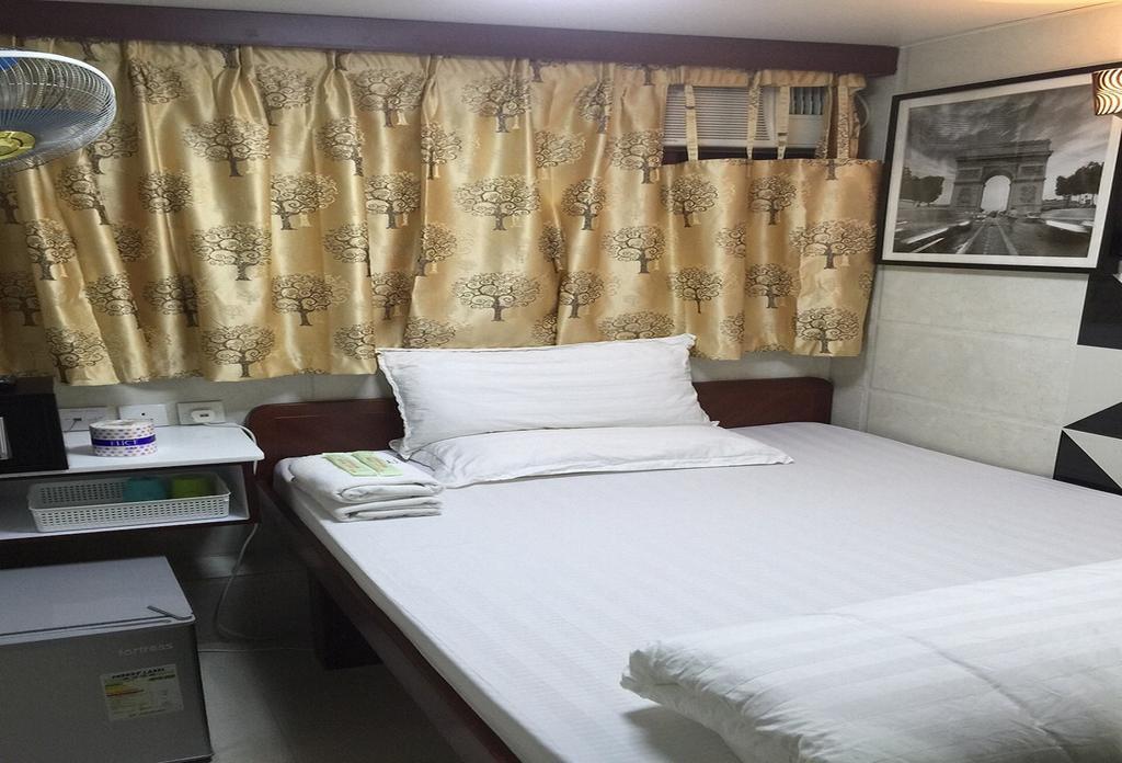 Skyview Hostel Hong Kong Exterior photo